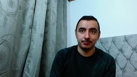 vanderheyl online show from December 19, 2:12 am