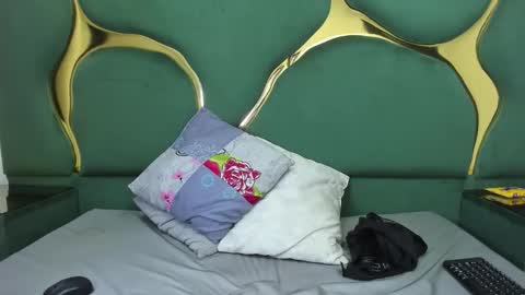 Vane online show from December 5, 7:21 pm