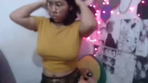 Snapshot of vanesa_20 chatting on January 25, 7:17 am vanesa_20 online show from January 25, 7:17 am