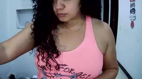 Snapshot of vanesam chatting on October 19, 5:19 am vanessa and samantha online show from October 19, 5:19 am