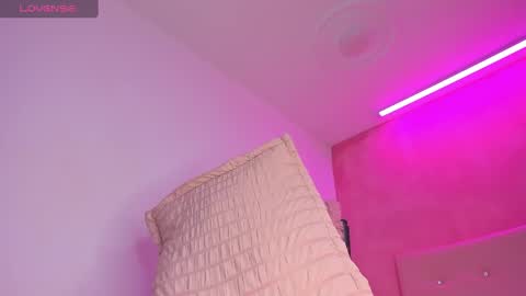 vaness_dior online show from December 8, 10:47 pm