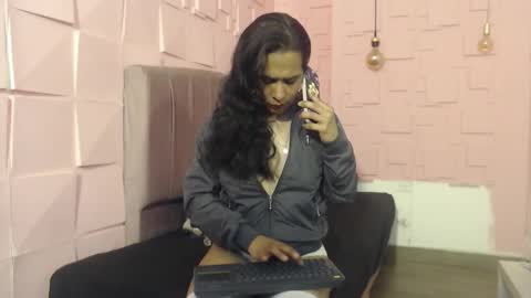 Vanessa online show from November 27, 7:05 pm