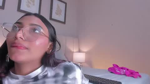 Snapshot of vanessa__cb chatting on June 25, 6:34 pm vanessa__cb online show from June 25, 6:34 pm