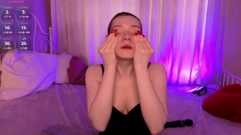 Vanessa online show from April 21, 12:00 pm