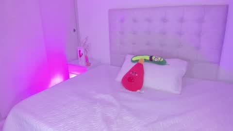 Snapshot of vanessa_cruz_18 chatting on February 26, 8:52 pm Vane online show from February 26, 8:52 pm