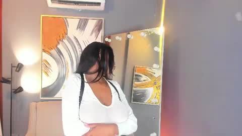 Snapshot of vanessa_wild1 chatting on June 13, 6:28 pm vanessa_wild1 online show from June 13, 6:28 pm