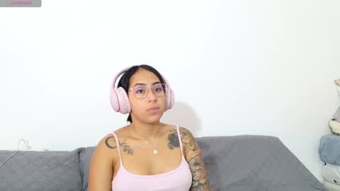 Snapshot of vanessaadol chatting on July 1, 10:50 am vanessaadol online show from July 1, 10:50 am