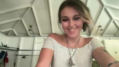 Snapshot of vanessaluvs2play chatting on November 9, 9:57 pm vanessaluvs2play online show from November 9, 9:57 pm