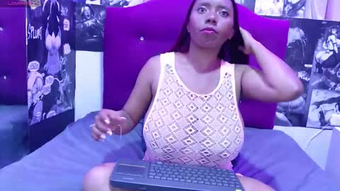 Snapshot of vanessarodriguez69 chatting on February 19, 1:01 am Vanessa online show from February 19, 1:01 am