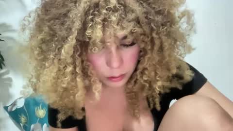 MY NAME IS BELLA GOODE  AND IM NOT JUST GOOD. IM INCREDIBLE. online show from March 9, 9:57 pm