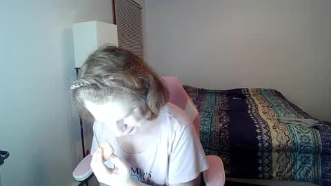 vanfairy526 online show from April 1, 9:54 am