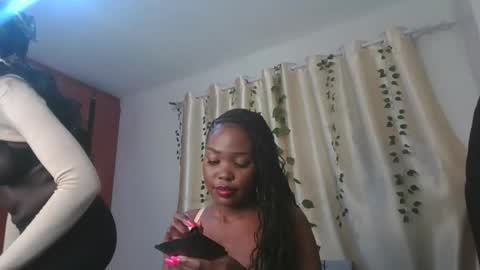 Snapshot of vanila_vixen chatting on November 1, 8:11 pm Vanilla online show from November 1, 8:11 pm