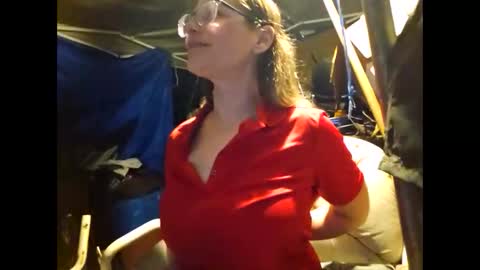 Snapshot of vanilla_thunder420 chatting on December 16, 10:42 am Britneywhitney online show from December 16, 10:42 am