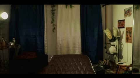 Snapshot of vanilla_velvet chatting on May 17, 4:03 pm Annabet online show from May 17, 4:03 pm
