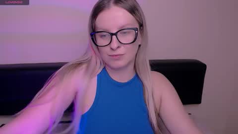 Mia online show from October 20, 7:20 am