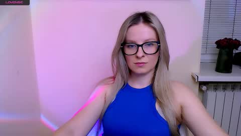 Mia online show from February 12, 8:20 am