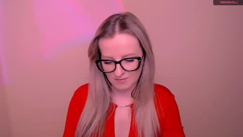 Mia online show from March 10, 6:35 pm