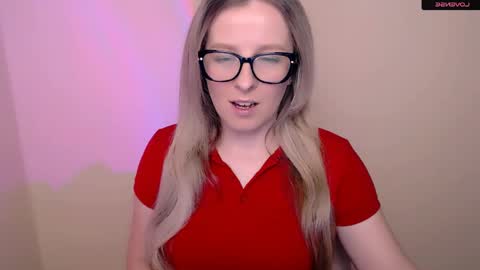 Snapshot of vanillaex_ chatting on April 25, 4:04 pm Mia online show from April 25, 4:04 pm