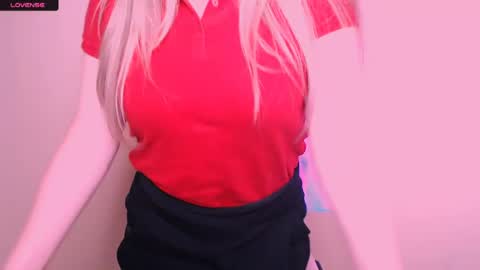 Snapshot of vanillaex_ chatting on April 29, 5:30 pm Mia online show from April 29, 5:30 pm