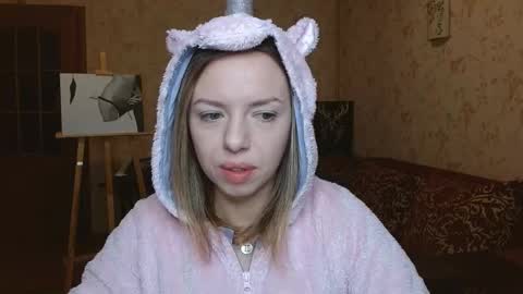 Snapshot of vanillamuffin chatting on October 15, 6:02 am VanillaMuffin online show from October 15, 6:02 am