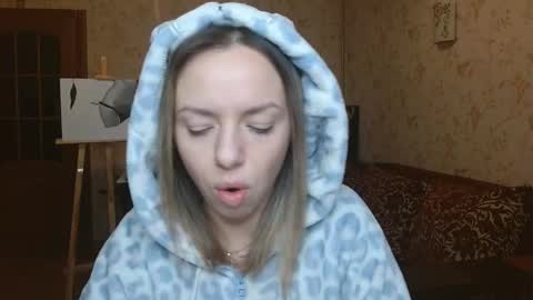 Snapshot of vanillamuffin chatting on October 19, 5:52 am VanillaMuffin online show from October 19, 5:52 am