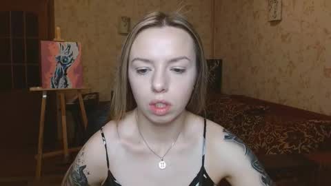 Snapshot of vanillamuffin chatting on November 9, 6:55 am VanillaMuffin online show from November 9, 6:55 am