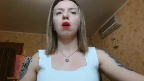 Snapshot of vanillamuffin chatting on April 2, 12:14 pm VanillaMuffin online show from April 2, 12:14 pm