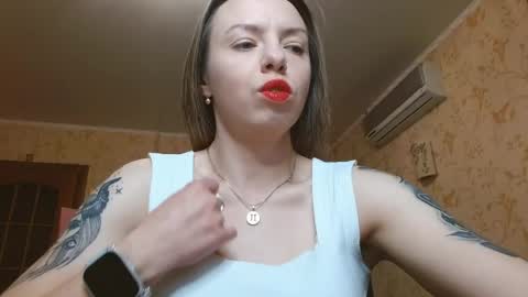 Snapshot of vanillamuffin chatting on April 4, 12:24 pm VanillaMuffin online show from April 4, 12:24 pm