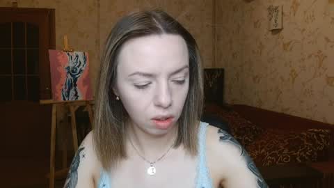 Snapshot of vanillamuffin chatting on April 8, 5:18 am VanillaMuffin online show from April 8, 5:18 am