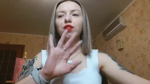 Snapshot of vanillamuffin chatting on April 11, 12:20 pm VanillaMuffin online show from April 11, 12:20 pm