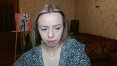 Snapshot of vanillamuffin chatting on April 15, 5:03 am VanillaMuffin online show from April 15, 5:03 am