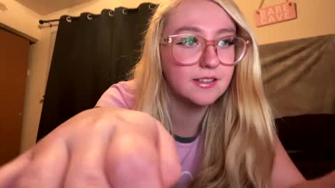 Snapshot of vanillapuddingpie chatting on January 5, 2:17 am vanillapuddingpie online show from January 5, 2:17 am