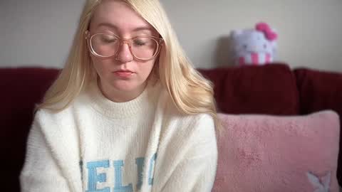 Snapshot of vanillapuddingpie chatting on January 23, 5:10 pm vanillapuddingpie online show from January 23, 5:10 pm