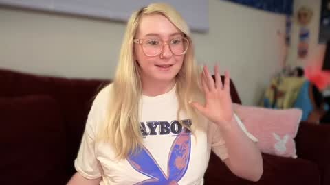 Snapshot of vanillapuddingpie chatting on February 3, 1:09 am vanillapuddingpie online show from February 3, 1:09 am