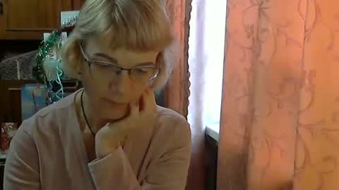 Vanillaxcreamy online show from December 20, 10:05 am