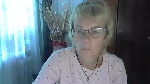 Vanillaxcreamy online show from September 30, 9:03 am