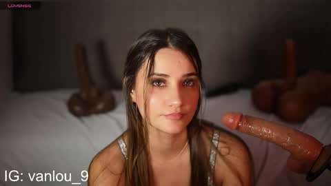 Snapshot of vaniluu9 chatting on November 26, 5:08 am Vanilu online show from November 26, 5:08 am