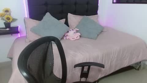 vane online show from February 13, 9:22 pm