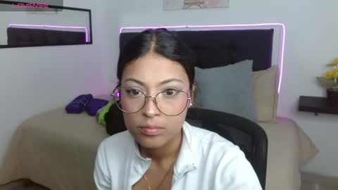Snapshot of vannesweet_ chatting on June 19, 9:07 pm vane online show from June 19, 9:07 pm
