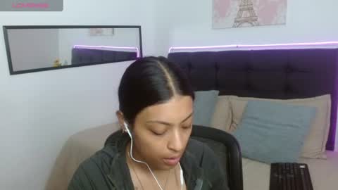 Snapshot of vannesweet_ chatting on July 16, 6:58 pm vane online show from July 16, 6:58 pm
