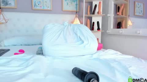 Snapshot of vannia_smith_ chatting on February 23, 12:46 pm vannia smith online show from February 23, 12:46 pm