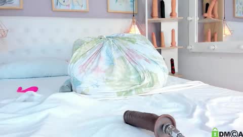 Snapshot of vannia_smith_ chatting on February 25, 1:10 pm vannia smith online show from February 25, 1:10 pm