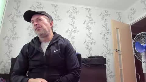 Snapshot of vano_822 chatting on June 27, 12:22 pm vano_822 online show from June 27, 12:22 pm