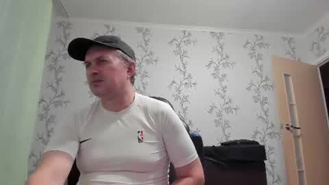 Snapshot of vano_822 chatting on July 1, 9:58 pm vano_822 online show from July 1, 9:58 pm