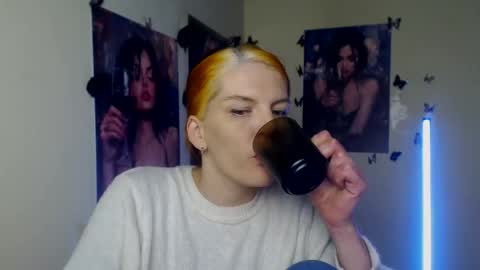 Vanessa online show from February 8, 2:20 pm