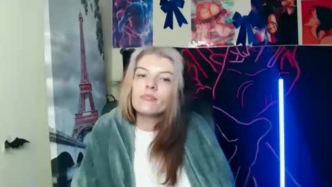 Vanessa online show from May 17, 4:54 am