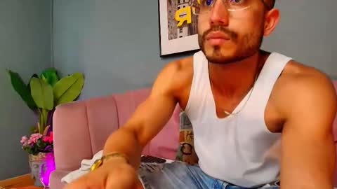 Vans Ross online show from February 7, 7:17 pm