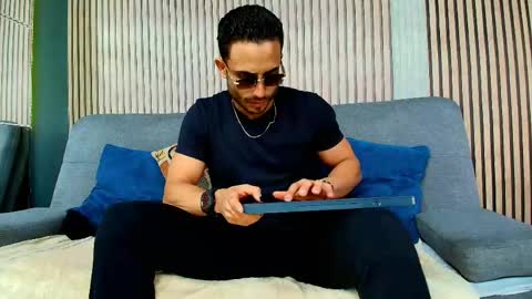 Vans Ross online show from April 20, 7:26 pm