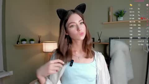 Snapshot of vanvanvibe chatting on May 31, 4:36 pm Charline online show from May 31, 4:36 pm