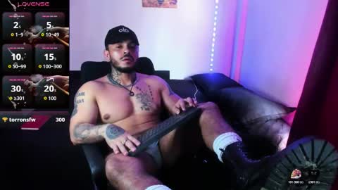 vanvelckan_ online show from October 21, 5:46 pm